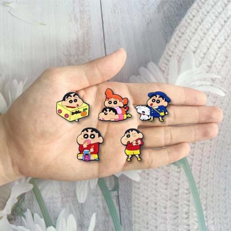 ホットクレヨンしんちゃん漫画靴花かわいい学生カップルDIY装 - Anime Cosplay For Couples のレビューと価格